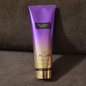 Victoria's Secret Love Spell Fragrance Lotion in Purple and Gold SZ 8 fl oz